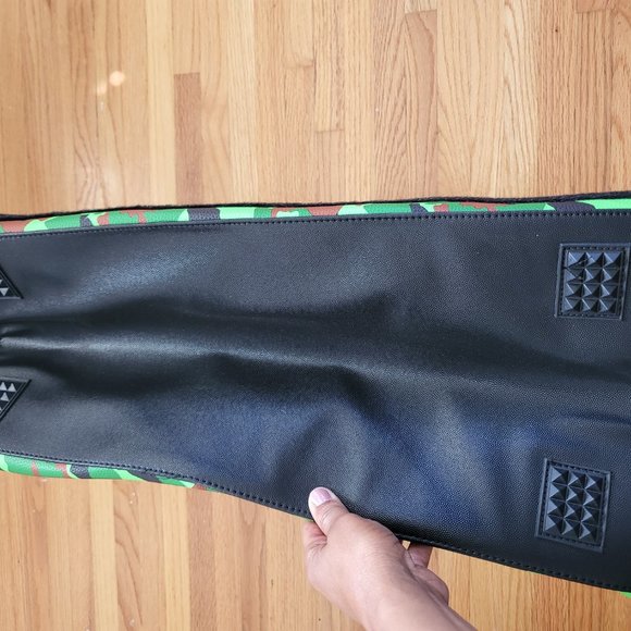 Tote&Carry- As seen on BRIDES Magazine - Unisex travel bag (New with Tags) - Picture 8 of 13